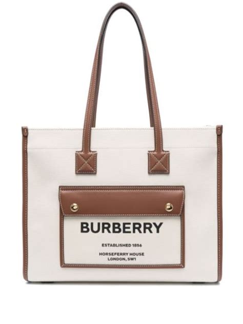 prezzo borsa burberry|Scopri la nuova collezione di borse Burberry donna su FARFETCH.